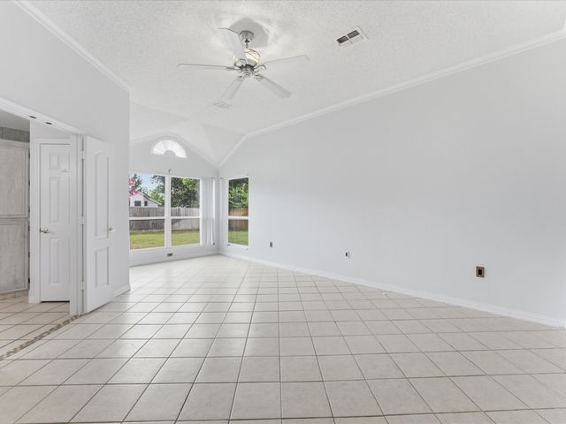 7609 Albany Lane, Arlington, TX 76002