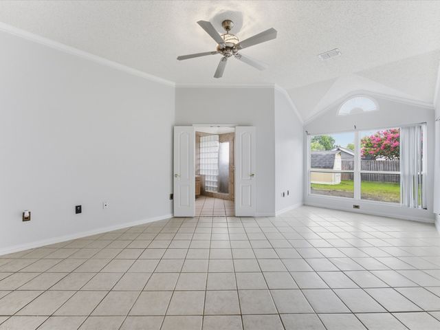 7609 Albany Lane, Arlington, TX 76002