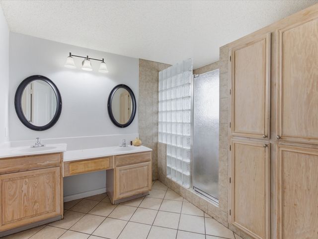 7609 Albany Lane, Arlington, TX 76002