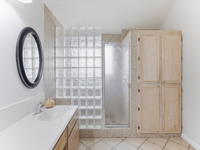 7609 Albany Lane, Arlington, TX 76002
