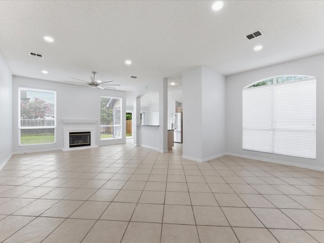 7609 Albany Lane, Arlington, TX 76002
