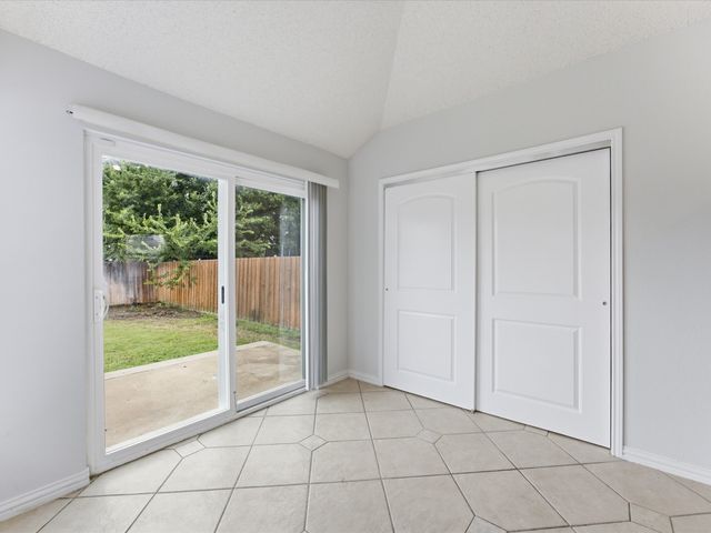 7609 Albany Lane, Arlington, TX 76002
