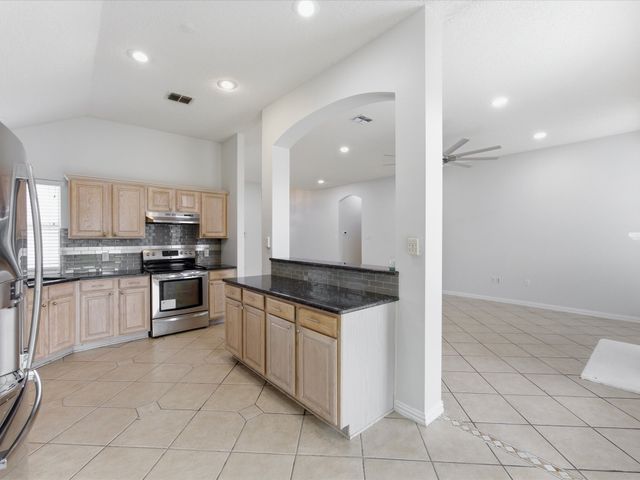7609 Albany Lane, Arlington, TX 76002