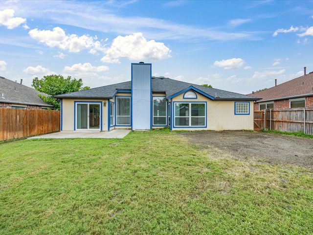 7609 Albany Lane, Arlington, TX 76002