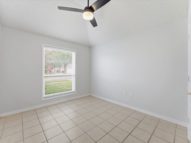7609 Albany Lane, Arlington, TX 76002