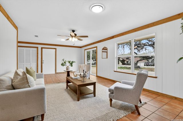 330 Chaparral, Pleasanton, TX 78064