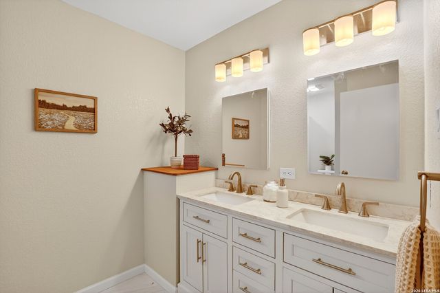 330 Chaparral, Pleasanton, TX 78064