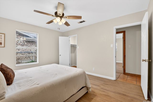 330 Chaparral, Pleasanton, TX 78064