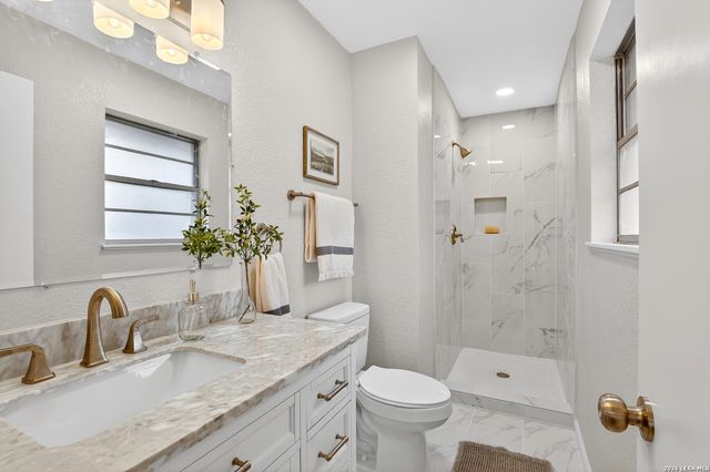 330 Chaparral, Pleasanton, TX 78064