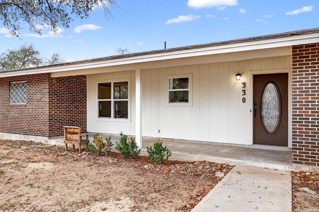 330 Chaparral, Pleasanton, TX 78064