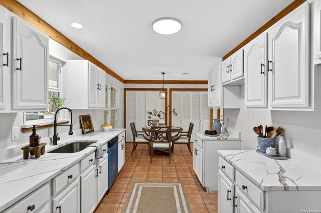 330 Chaparral, Pleasanton, TX 78064