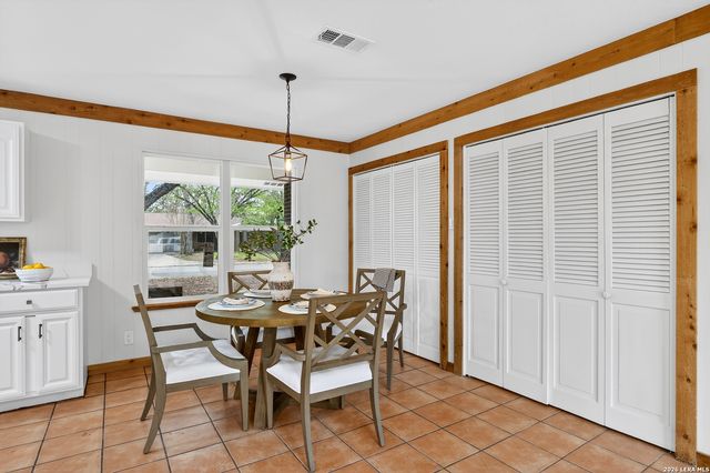 330 Chaparral, Pleasanton, TX 78064