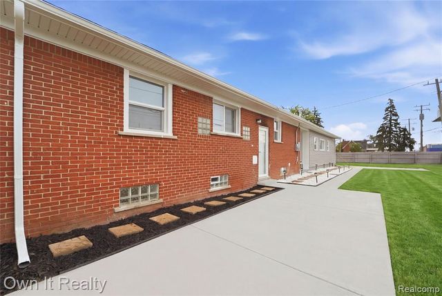 7230 Rosemont Avenue, Detroit, MI 48228