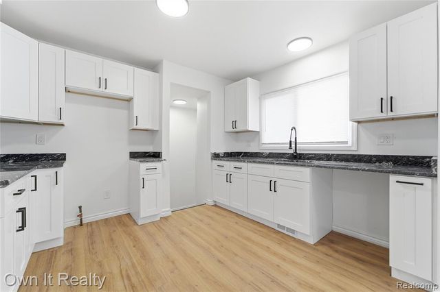 7230 Rosemont Avenue, Detroit, MI 48228
