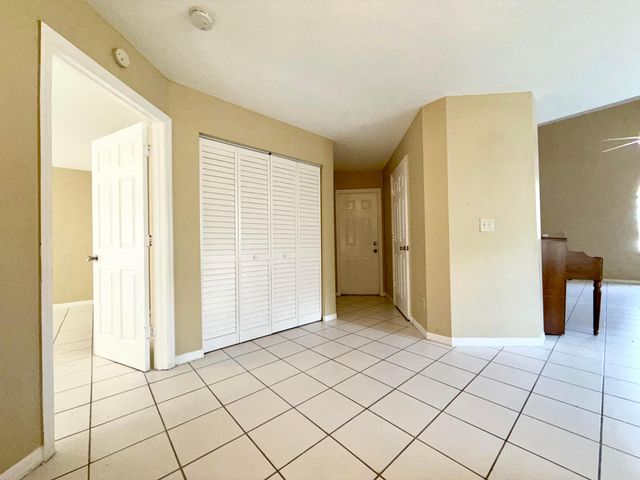 13614 Yarmouth Court, Wellington, FL 33414