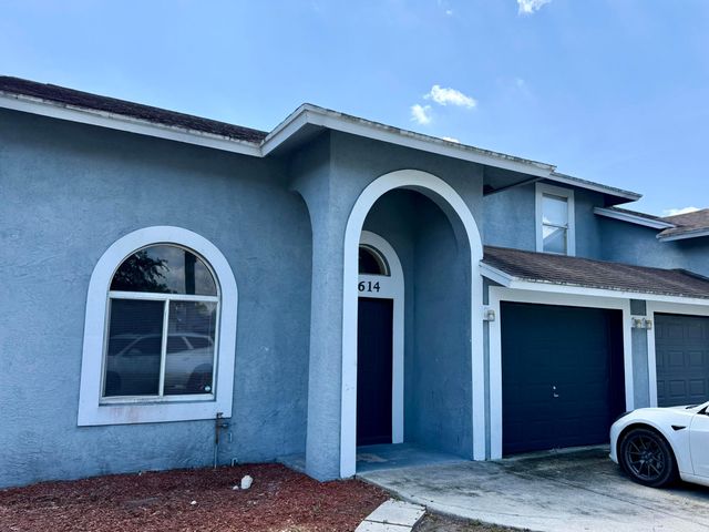 13614 Yarmouth Court, Wellington, FL 33414
