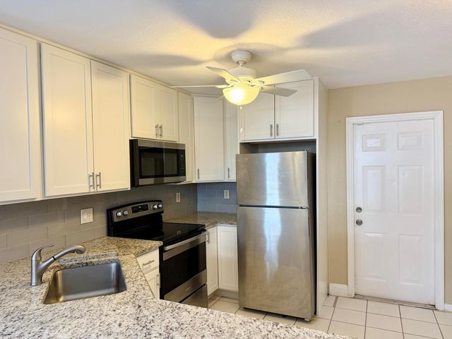 13614 Yarmouth Court, Wellington, FL 33414