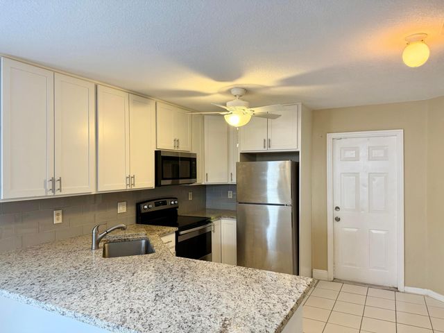 13614 Yarmouth Court, Wellington, FL 33414