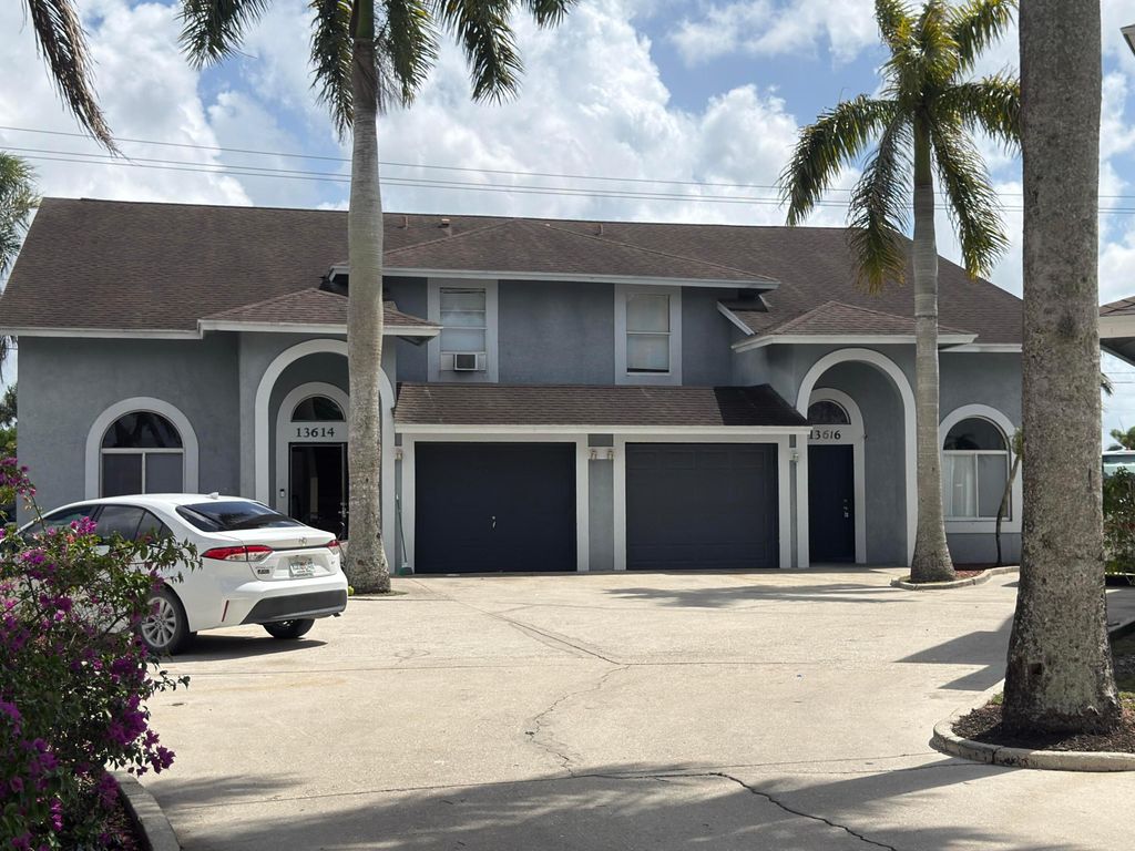 13614 Yarmouth Court, Wellington, FL 33414