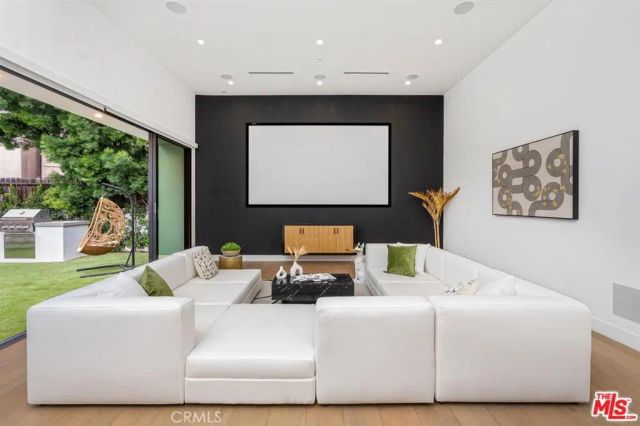 4952 Haskell Avenue, Encino, CA 91436