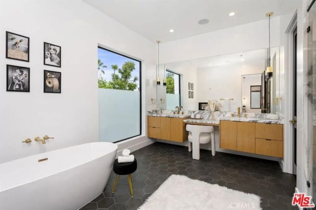 4952 Haskell Avenue, Encino, CA 91436