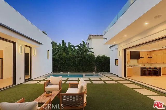 4952 Haskell Avenue, Encino, CA 91436