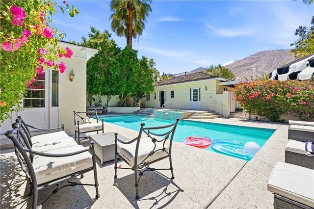 526 S Calle Palo Fierro, Palm Springs, CA 92264