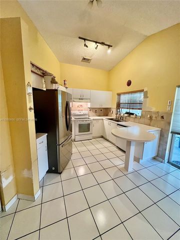 2102 NW 193rd Ave, Pembroke Pines, FL 33029