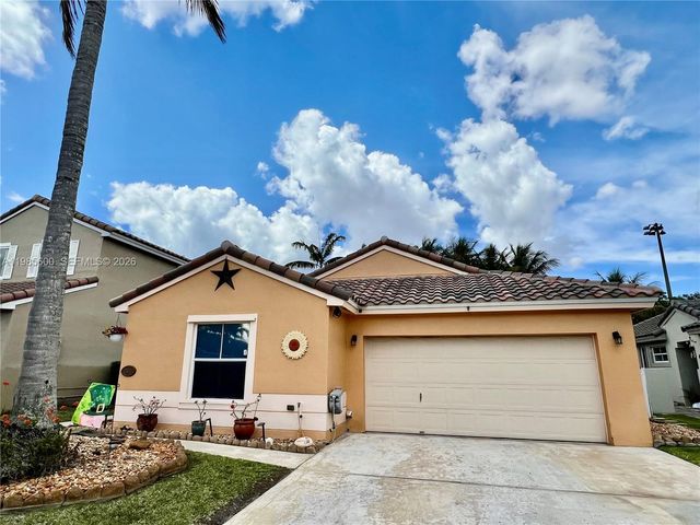 2102 NW 193rd Ave, Pembroke Pines, FL 33029