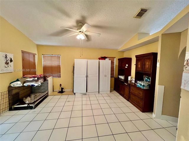 2102 NW 193rd Ave, Pembroke Pines, FL 33029