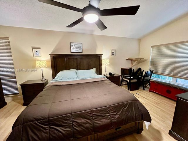 2102 NW 193rd Ave, Pembroke Pines, FL 33029