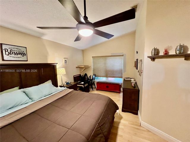 2102 NW 193rd Ave, Pembroke Pines, FL 33029