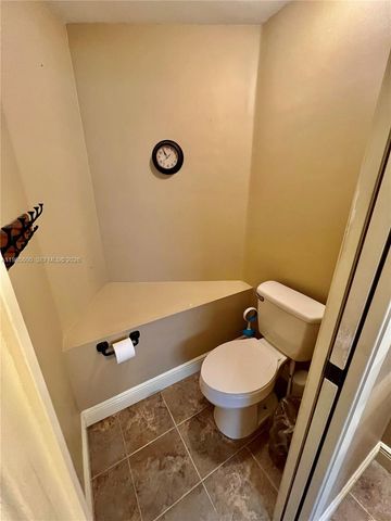 2102 NW 193rd Ave, Pembroke Pines, FL 33029