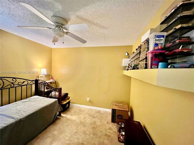 2102 NW 193rd Ave, Pembroke Pines, FL 33029