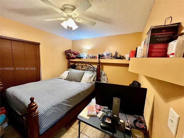 2102 NW 193rd Ave, Pembroke Pines, FL 33029