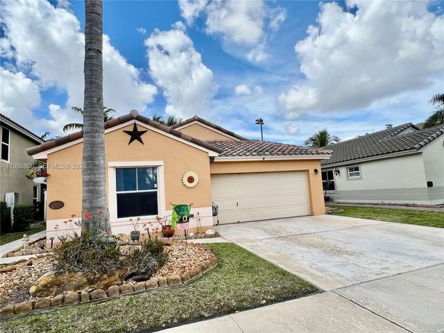 2102 NW 193rd Ave, Pembroke Pines, FL 33029