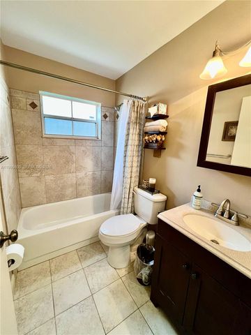 2102 NW 193rd Ave, Pembroke Pines, FL 33029