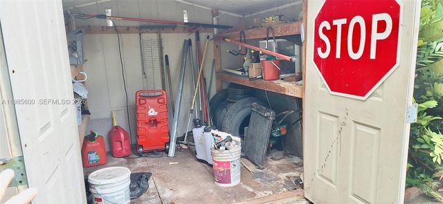 2102 NW 193rd Ave, Pembroke Pines, FL 33029