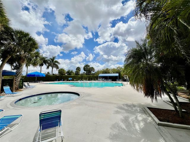 2102 NW 193rd Ave, Pembroke Pines, FL 33029