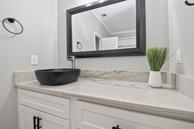 2115 Weathersfield Trace Circle, Houston, TX 77014