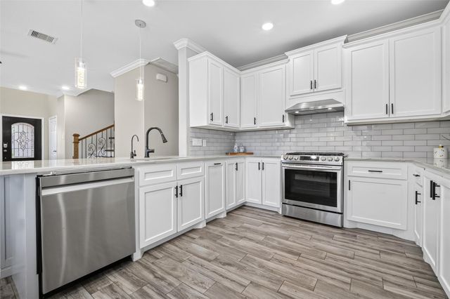 2115 Weathersfield Trace Circle, Houston, TX 77014