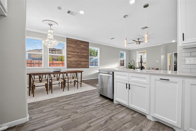 2115 Weathersfield Trace Circle, Houston, TX 77014