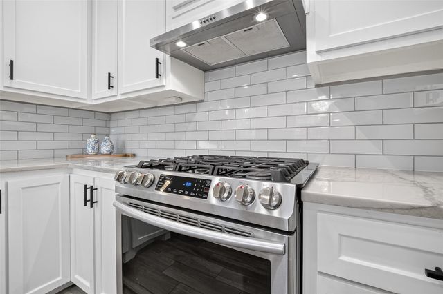 2115 Weathersfield Trace Circle, Houston, TX 77014