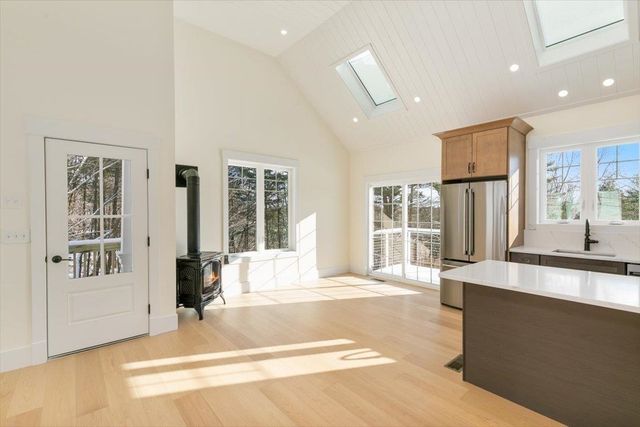 639 East Broadway A, Haverhill, MA 01830