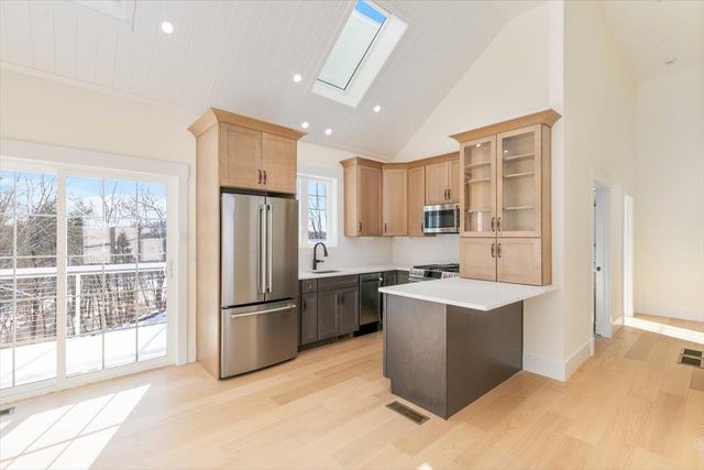 639 East Broadway A, Haverhill, MA 01830