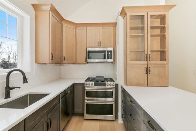 639 East Broadway A, Haverhill, MA 01830