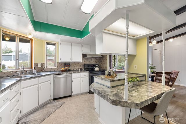 2305 Woodland Drive NW, Bremerton, WA 98312