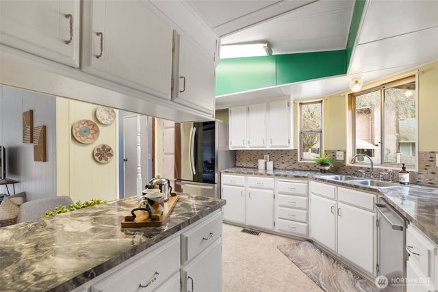 2305 Woodland Drive NW, Bremerton, WA 98312