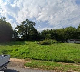 311 Davis Street, Clinton, SC 29325