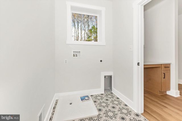 204 THREE RIVERS RD, Harwood, MD 20776